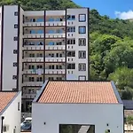 Dale Apartment 61